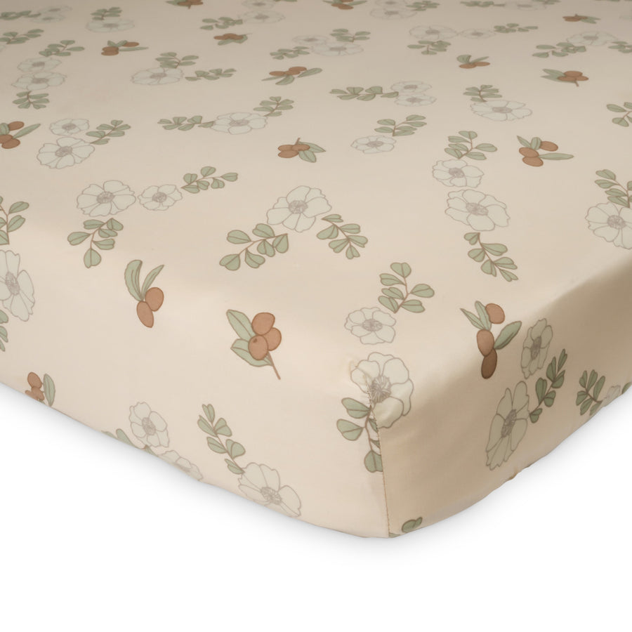 That's Mine Bed sheet - Flowers and berries - 100% Organic cotton Buy Sovetid||Stræklagner||Udsalg||Alle here.